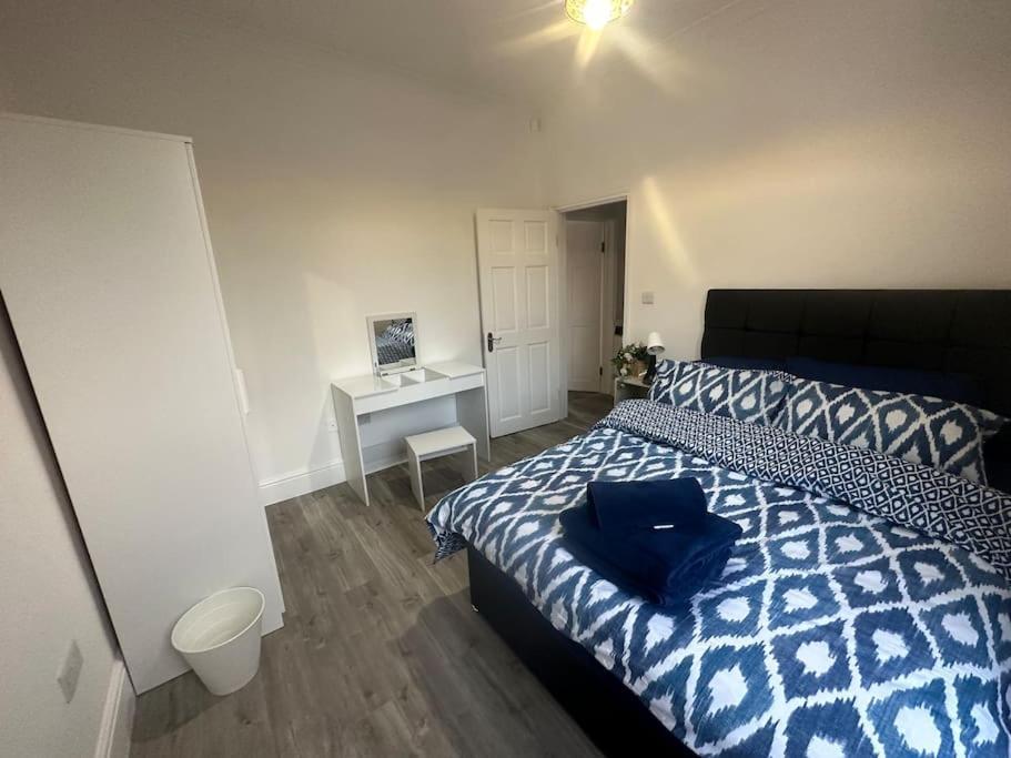 Modern 2 Bedroom Flat, Se6 Catford Luaran gambar