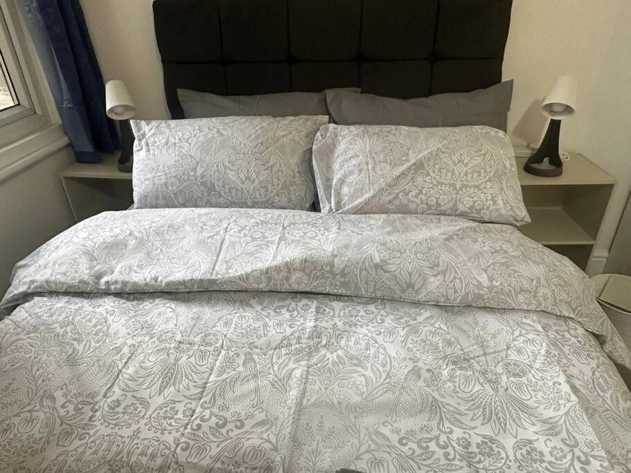 Modern 2 Bedroom Flat, Se6 Catford Luaran gambar