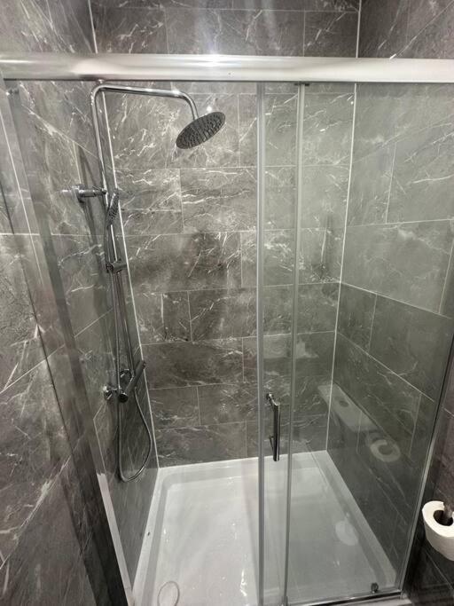 Modern 2 Bedroom Flat, Se6 Catford Luaran gambar